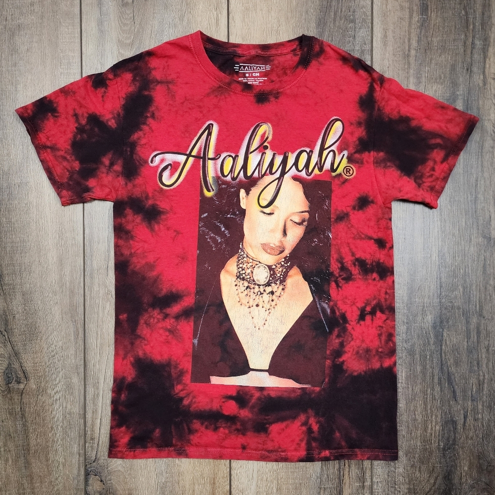 EUC Aaliyah red/black tie dye short sleeve tee size small